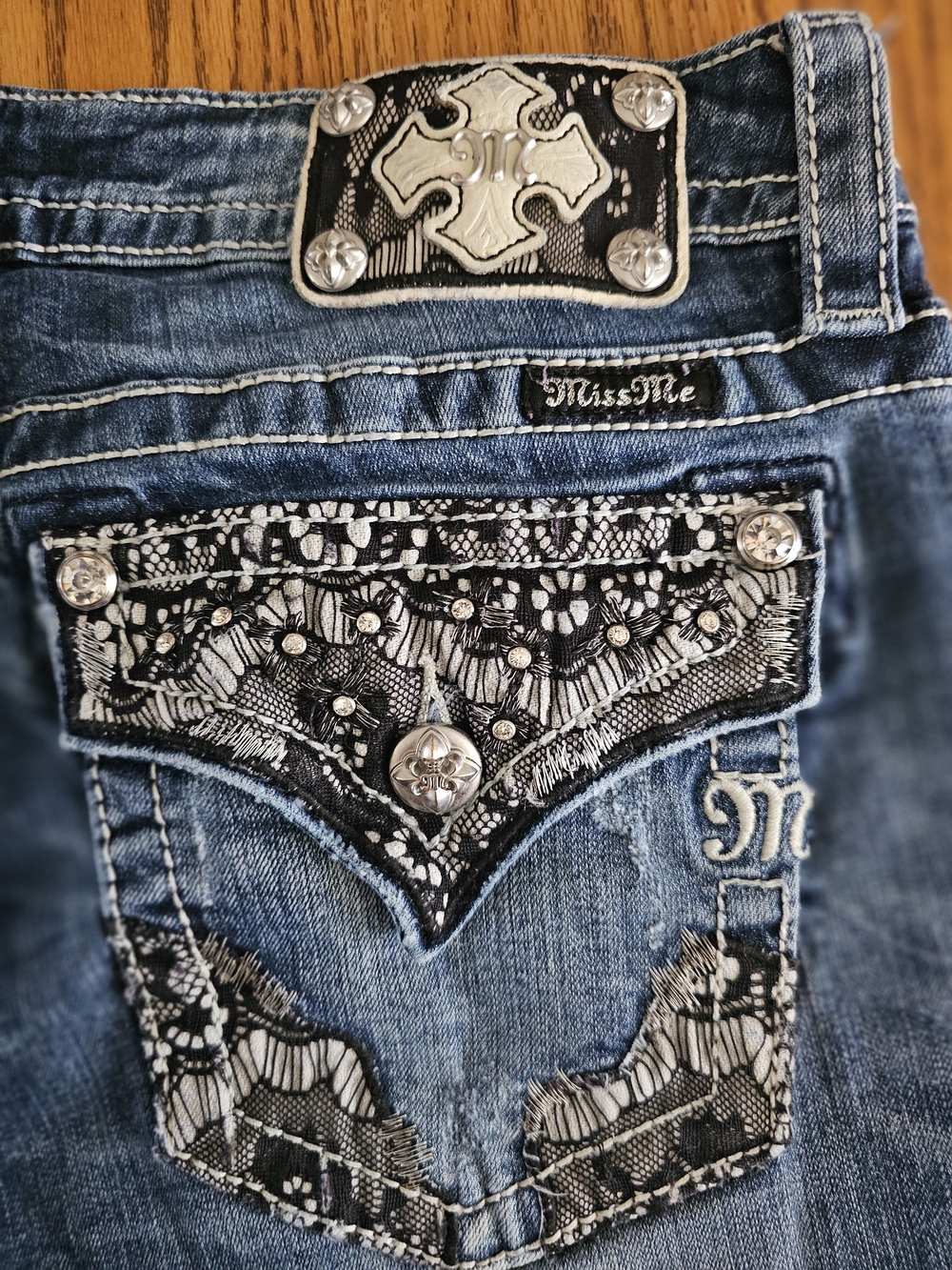 Miss Me Mid Rise Boot jeans Size 32 - Picture 2 of 10